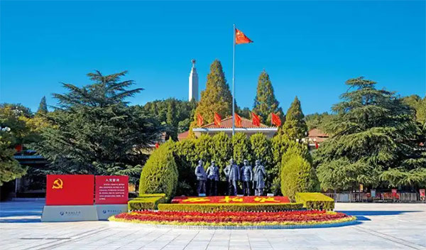 工會(huì)組織西柏坡紅色教育